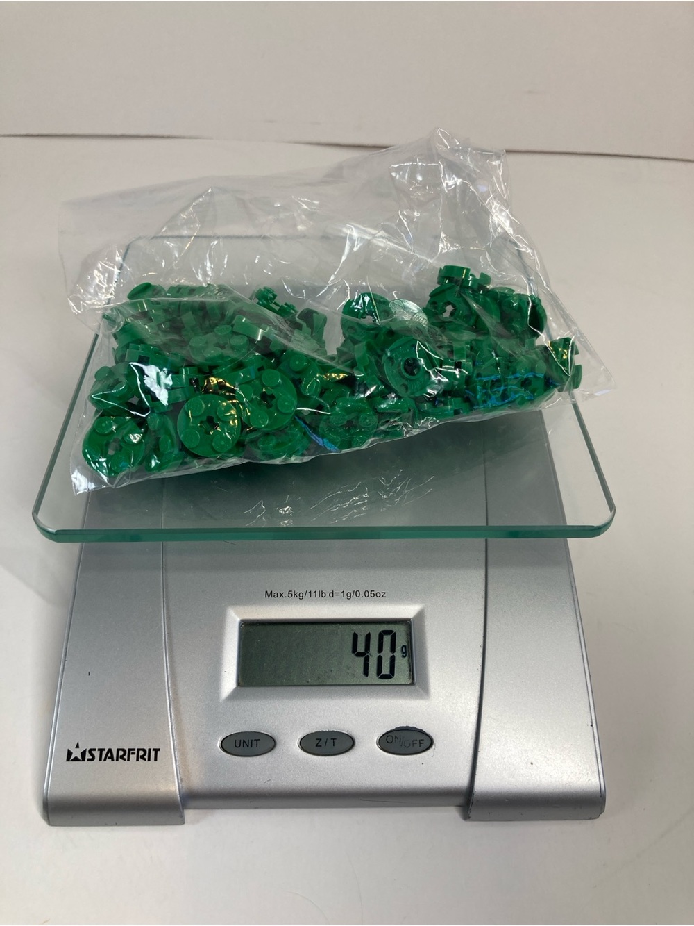 LEGO Bulk Green 2x2 Round Plate With Axle Hole 40g Parts